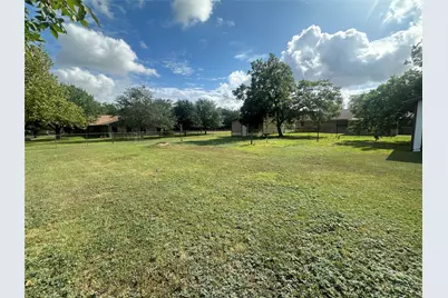 129 S Pecan Street, Flatonia, TX 78941 - Photo 1