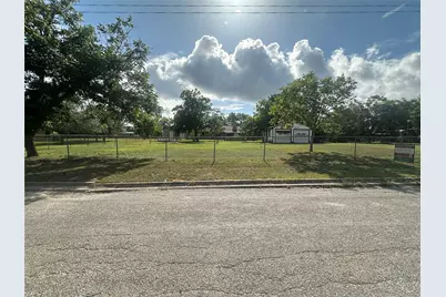 129 S Pecan Street, Flatonia, TX 78941 - Photo 5