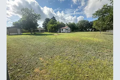 129 S Pecan Street, Flatonia, TX 78941 - Photo 3