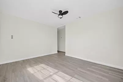 4715 Engleford Street, Houston, TX 77026 - Photo 9