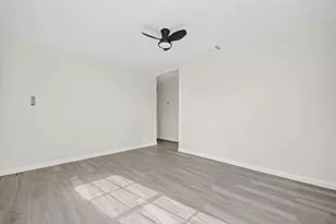 4715 Engleford St, Houston, TX 77026 - Photo 9