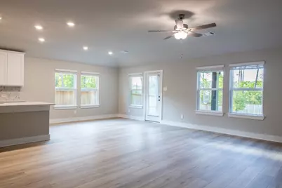 2010 Bluff Oak Court, Conroe, TX 77304 - Photo 9