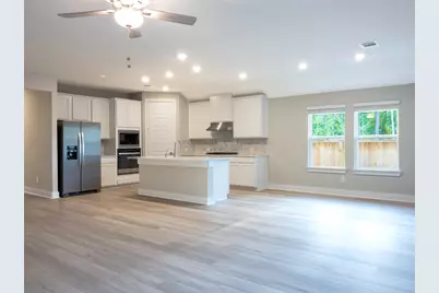 2010 Bluff Oak Court, Conroe, TX 77304 - Photo 3