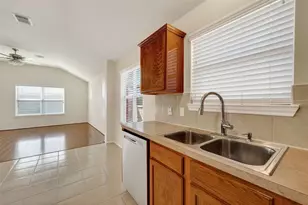 9830 Lynette Falls Dr, Houston, TX 77095 - Photo 15