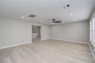 11003 Mossy Hollow Ln, Houston, TX 77075 - Photo 11