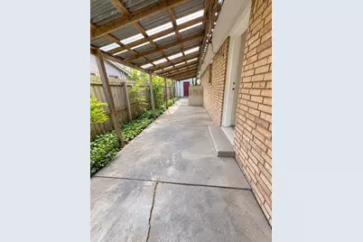 513 W Texas Street, Brazoria, TX 77422 - Photo 9