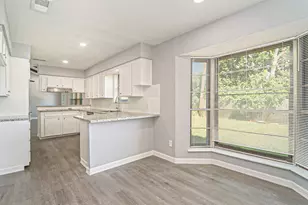 3008 Columbia St, Baytown, TX 77521 - Photo 9