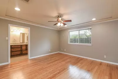 8806 Lakeside Forest Drive, Houston, TX 77088 - Photo 9
