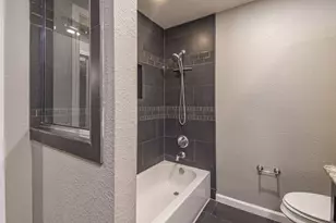 8806 Lakeside Forest Dr, Houston, TX 77088 - Photo 19