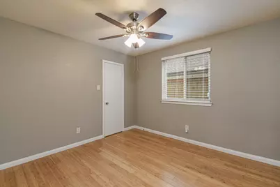 8806 Lakeside Forest Drive, Houston, TX 77088 - Photo 17