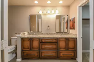 8806 Lakeside Forest Dr, Houston, TX 77088 - Photo 11