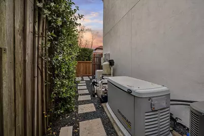 838 Ashland Street, Houston, TX 77007 - Photo 49