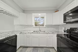 3212 Acorn Cir, Dickinson, TX 77539 - Photo 5