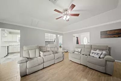 3212 Acorn Circle, Dickinson, TX 77539 - Photo 9