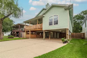 315 West Dr, Kemah, TX 77565 - Photo 1