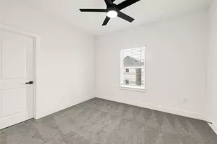 7944 Dyer St, Houston, TX 77088 - Photo 39