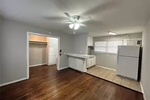 8807 Timberside Dr, Houston, TX 77025 - Photo 3