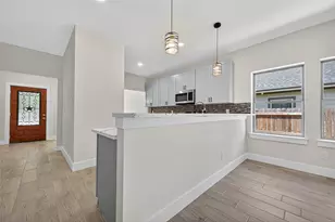 1105 Lyle W Ave, Cleveland, TX 77327 - Photo 11