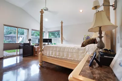 5643 Terwilliger Way, Houston, TX 77056 - Photo 19