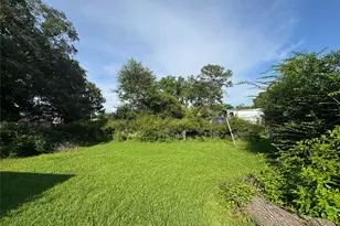 416 Baker Cir, Ames, TX 77575 - Photo 9