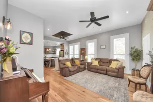 308 S Masonic St, Bellville, TX 77418 - Photo 9