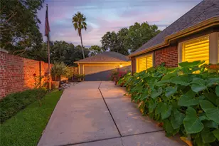 2025 Sandy Coast Cir, League City, TX 77573 - Photo 37