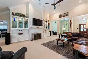 2025 Sandy Coast Cir, League City, TX 77573 - Photo 9