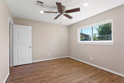 817 Circle Way, Alvin, TX 77511 - Photo 11