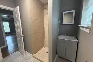 2002 Brackenridge St, Houston, TX 77026 - Photo 9
