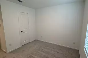 940 Woodhaven Lks Dr, La Marque, TX 77568 - Photo 5