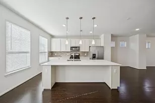 8604 Hollyoaks Creek Ln, Houston, TX 77063 - Photo 13