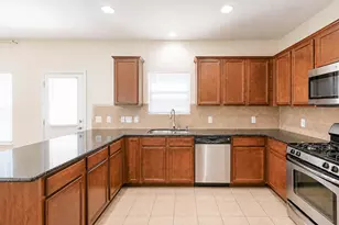10311 Whisper Bluff Dr, Humble, TX 77396 - Photo 11