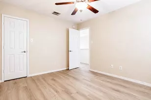10311 Whisper Bluff Dr, Humble, TX 77396 - Photo 17