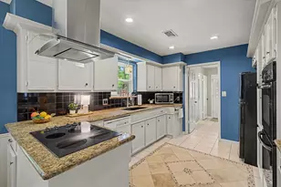2211 Laurel Hill Dr, Kingwood, TX 77339 - Photo 11