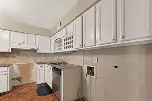 408 N Post Oak Ln, Houston, TX 77024 - Photo 17