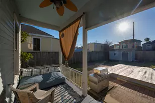 1515 24th St, Galveston, TX 77550 - Photo 23