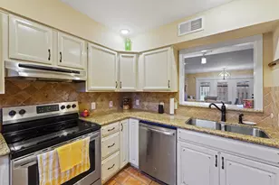 1953 Stoney Brook Dr, Houston, TX 77063 - Photo 7