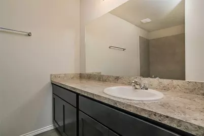 8522 Middleton Oaks Circle, Houston, TX 77028 - Photo 9