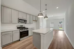 10228 Burton Path, Montgomery, TX 77316 - Photo 5