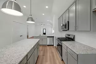 10228 Burton Path, Montgomery, TX 77316 - Photo 3