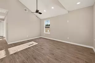 8902 Alejo Dr, Houston, TX 77088 - Photo 7