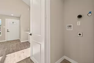 8902 Alejo Dr, Houston, TX 77088 - Photo 17