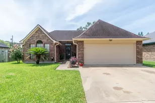 808 Manor Dr, Angleton, TX 77515 - Photo 3