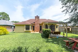808 Manor Dr, Angleton, TX 77515 - Photo 29
