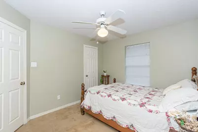 808 Manor Drive, Angleton, TX 77515 - Photo 11