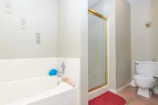 808 Manor Dr, Angleton, TX 77515 - Photo 17