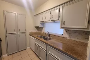 215 Postoffice, Galveston, TX 77550 - Photo 15
