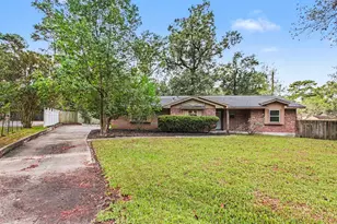 214 Hillside Ct, Oak Ridge North, TX 77386 - Photo 1