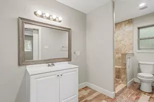 214 Hillside Ct, Spring, TX 77386 - Photo 13