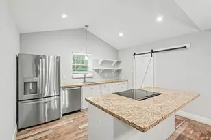 214 Hillside Ct, Spring, TX 77386 - Photo 5